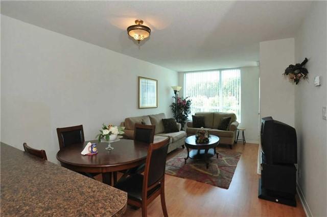 302 - 68 Grangeway Ave, Condo with 1 bedrooms, 2 bathrooms and 1 parking in Toronto ON | Image 4