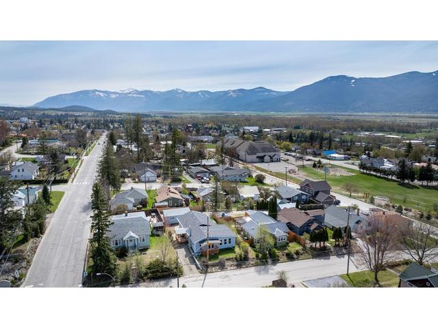 919 Regina Street, House detached with 3 bedrooms, 2 bathrooms and null parking in Creston BC | Image 33