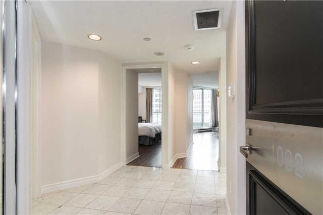 1002 - 38 Elm St, Condo with 1 bedrooms, 1 bathrooms and 1 parking in Toronto ON | Image 12