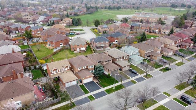 109 Major Wm Sharpe Dr, House detached with 4 bedrooms, 3 bathrooms and 4 parking in Brampton ON | Image 27