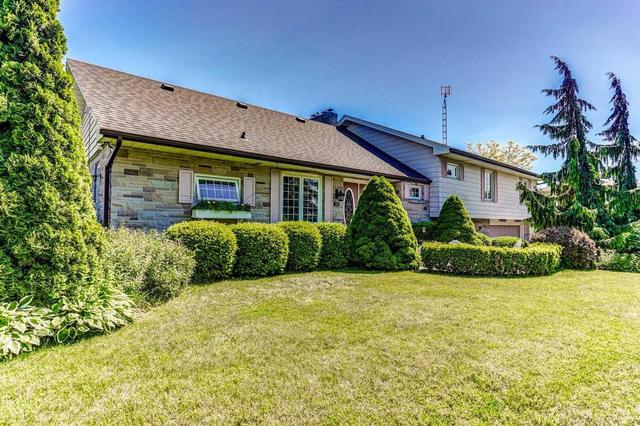 363 Lakeshore Dr, House detached with 4 bedrooms, 3 bathrooms and 6 parking in Cobourg ON | Image 3