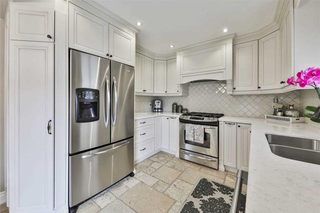 886 Millworks Cres W, House attached with 3 bedrooms, 4 bathrooms and 4 parking in Mississauga ON | Image 20