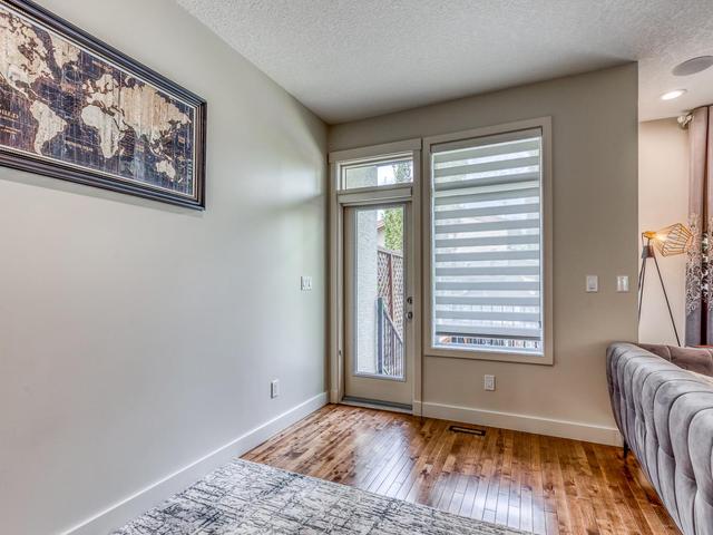 424 29 Avenue Ne, Home with 3 bedrooms, 3 bathrooms and 4 parking in Calgary AB | Image 5