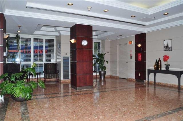 1010 - 117 Gerrard St E, Condo with 2 bedrooms, 2 bathrooms and 1 parking in Toronto ON | Image 2