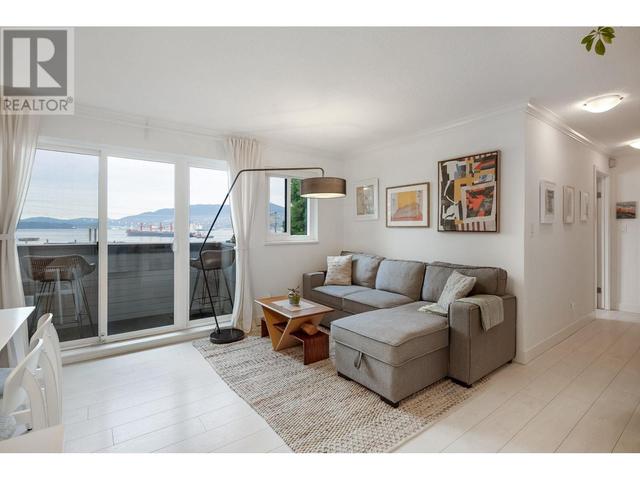 204 - 2159 Wall Street, Condo with 2 bedrooms, 1 bathrooms and 1 parking in Vancouver BC | Image 2