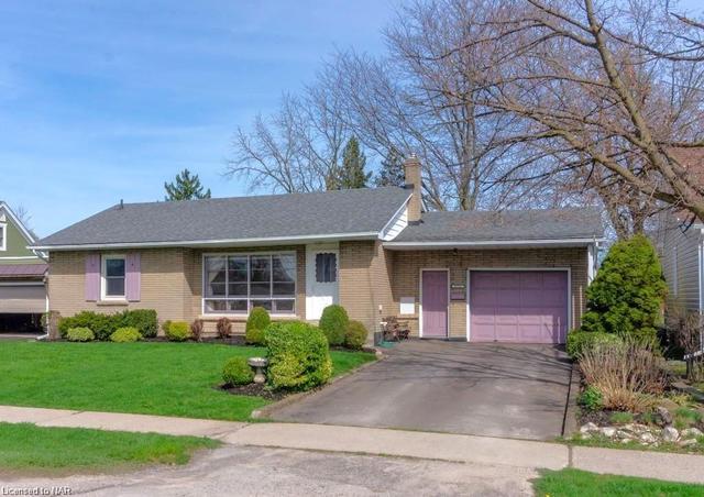 8772 Sodom Road, House detached with 3 bedrooms, 2 bathrooms and 3 parking in Niagara Falls ON | Image 1