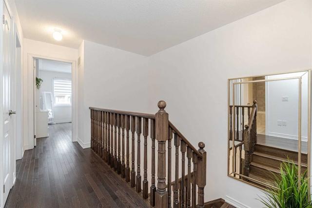 29 Davenfield Circ, House attached with 3 bedrooms, 4 bathrooms and 3 parking in Brampton ON | Image 10