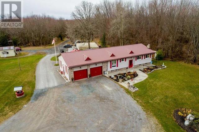 390 County Rd 40 Rd, House detached with 3 bedrooms, 3 bathrooms and 12 parking in Douro Dummer ON | Image 1