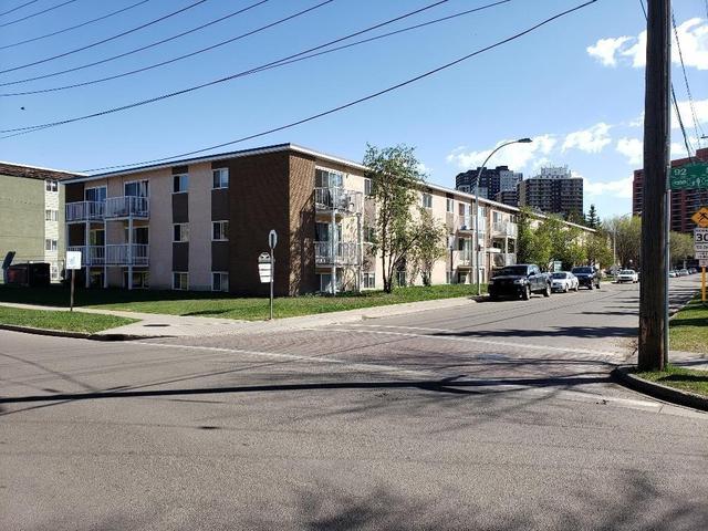 302 - 9120 106 Av Nw, Condo with 2 bedrooms, 1 bathrooms and null parking in Edmonton AB | Image 1