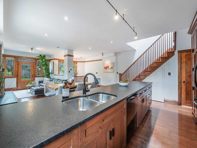2b Croydon Rd, House detached with 3 bedrooms, 4 bathrooms and 2 parking in Toronto ON | Image 11
