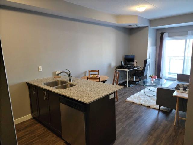 101 - 25 Kay Cres, Condo with 1 bedrooms, 1 bathrooms and 1 parking in Guelph ON | Image 4