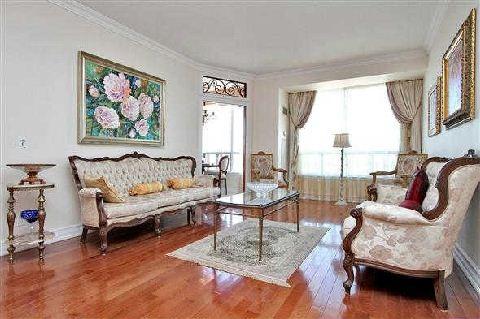 lph 2 - 50 Disera Dr, Condo with 3 bedrooms, 2 bathrooms and 1 parking in Vaughan ON | Image 1