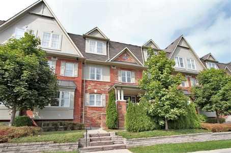 5 - 561 Dundas St W, Townhouse with 2 bedrooms, 2 bathrooms and 2 parking in Mississauga ON | Image 1
