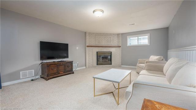 27 Coxwell Crescent, House detached with 5 bedrooms, 2 bathrooms and null parking in Brantford ON | Image 26