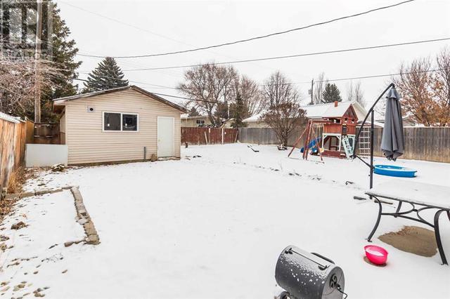1135 23 Street N, House detached with 4 bedrooms, 2 bathrooms and 1 parking in Lethbridge AB | Image 28