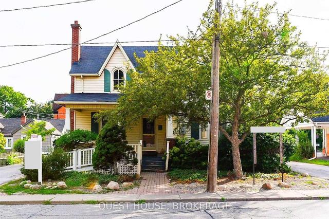 488 Locust St, House detached with 9 bedrooms, 2 bathrooms and 10 parking in Burlington ON | Image 1
