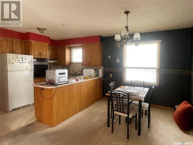 1623 Macpherson Avenue, House detached with 5 bedrooms, 2 bathrooms and null parking in Regina SK | Image 7