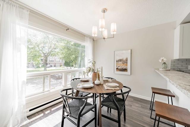 13 The Bridle Path, Townhouse with 3 bedrooms, 2 bathrooms and 2 parking in Clarington ON | Image 3