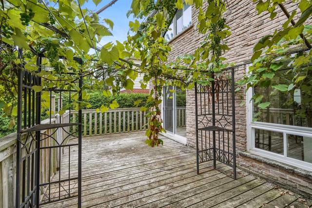 77 Shootfield Cres, House detached with 4 bedrooms, 4 bathrooms and 6 parking in Toronto ON | Image 33