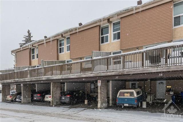 36 - 3415 Uplands Drive, Townhouse with 3 bedrooms, 2 bathrooms and 1 parking in Ottawa ON | Image 2