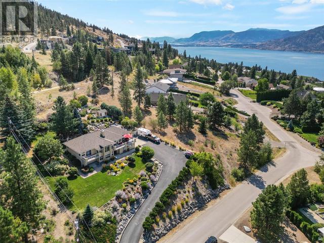 2820 Arawana Road, House detached with 4 bedrooms, 3 bathrooms and 2 parking in Okanagan Similkameen E BC | Image 4
