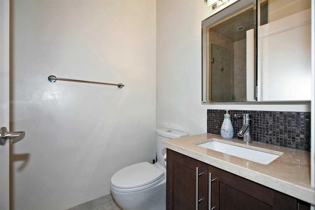2156 Bayview Ave, Townhouse with 3 bedrooms, 3 bathrooms and 1 parking in Toronto ON | Image 17