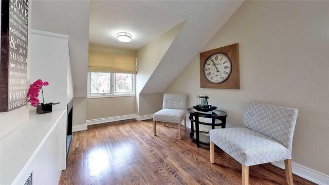 Toronto - 75 Lynngrove Ave, House detached with 3 bedrooms, 3 bathrooms and 2 parking in Toronto ON | Image 11