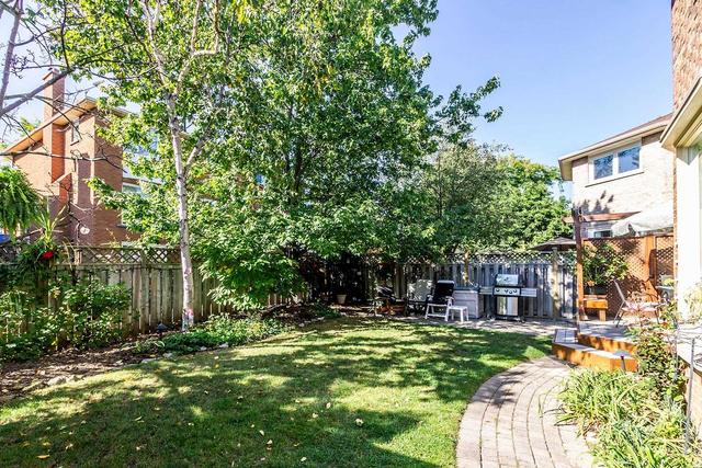 1966 Kempton Park Dr, House detached with 4 bedrooms, 3 bathrooms and 5 parking in Mississauga ON | Image 28
