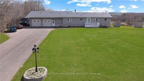 450 Janetville Rd, House detached with 3 bedrooms, 2 bathrooms and 10 parking in Kawartha Lakes ON | Card Image