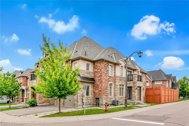 2486 Village Common Drive, House attached with 6 bedrooms, 4 bathrooms and 4 parking in Oakville ON | Image 12