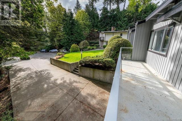 5095 Catalina Terr, House detached with 4 bedrooms, 3 bathrooms and 6 parking in Saanich BC | Image 33