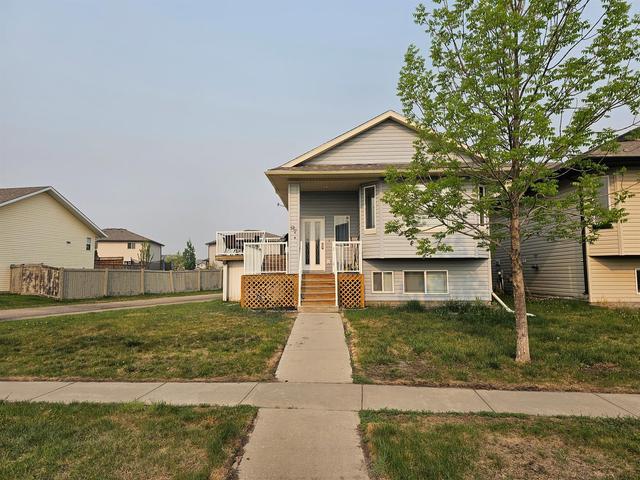 97 Pinnacle Avenue, House detached with 3 bedrooms, 2 bathrooms and 3 parking in Grande Prairie AB | Image 1