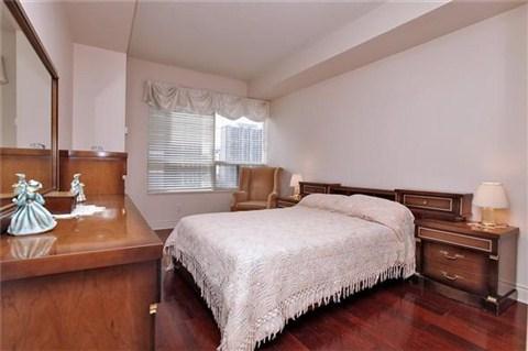 1002 - 1 Lomond Dr, Condo with 2 bedrooms, 2 bathrooms and 2 parking in Toronto ON | Image 8