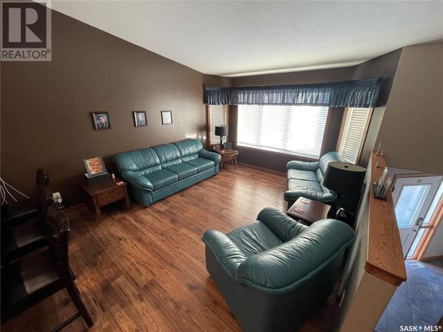 3322 37th Street W, House detached with 4 bedrooms, 3 bathrooms and null parking in Saskatoon SK | Image 5