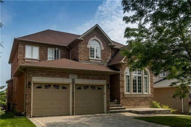 1182 Lindenrock Dr, House detached with 4 bedrooms, 5 bathrooms and 4 parking in Oakville ON | Image 1