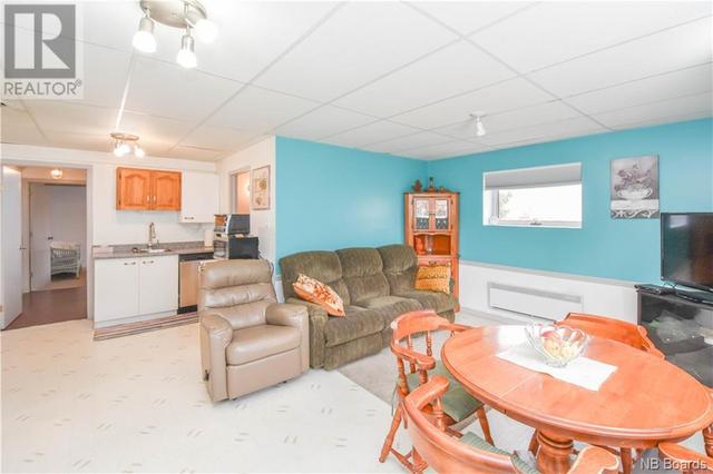 304 Savoie Ouest Street, House detached with 5 bedrooms, 2 bathrooms and null parking in Caraquet NB | Image 31