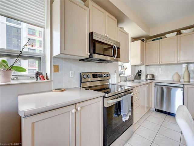 403 - 200 Burnhamthorpe Road, House attached with 2 bedrooms, 2 bathrooms and 1 parking in Mississauga ON | Image 13
