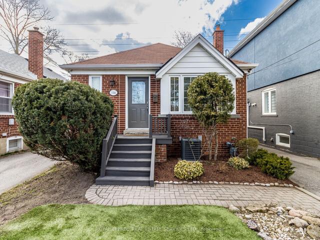 114 Westrose Ave, House detached with 2 bedrooms, 2 bathrooms and 3 parking in Toronto ON | Image 1