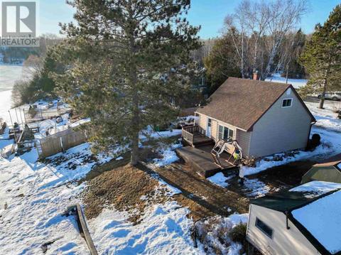 8 Atikokan Rd, House detached with 3 bedrooms, 1 bathrooms and null parking in Coleman ON | Card Image