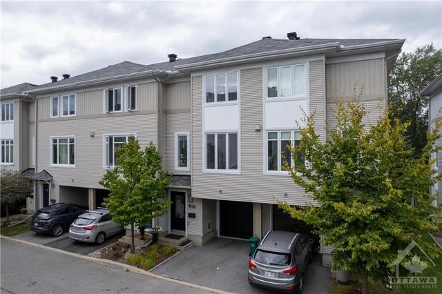64 Songbird Private, Townhouse with 2 bedrooms, 2 bathrooms and 3 parking in Ottawa ON | Card Image