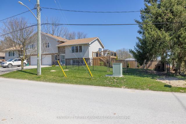 227 Dominion St, House semidetached with 2 bedrooms, 2 bathrooms and 5 parking in Strathroy Caradoc ON | Image 27