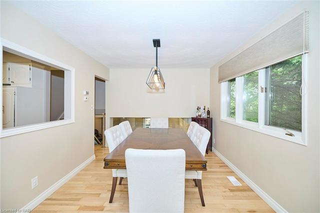 18 Valencia Drive, House detached with 4 bedrooms, 2 bathrooms and 5 parking in St. Catharines ON | Image 2