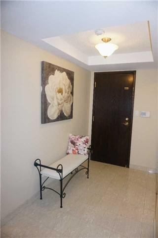 Sph 210 - 28 Hollywood Ave, Condo with 1 bedrooms, 1 bathrooms and 1 parking in Toronto ON | Image 2