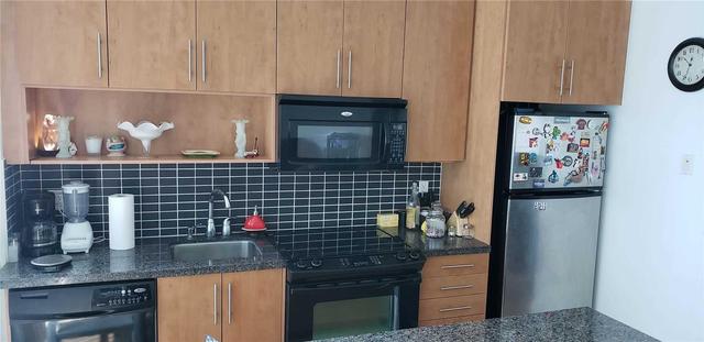 422 - 120 Homewood Ave, Condo with 2 bedrooms, 2 bathrooms and 1 parking in Toronto ON | Image 10