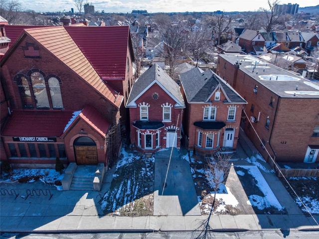 128 Victoria Ave N, House detached with 3 bedrooms, 2 bathrooms and 6 parking in Hamilton ON | Image 33