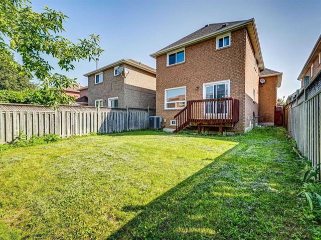 1018 Fernandez Dr, House detached with 3 bedrooms, 3 bathrooms and 4 parking in Mississauga ON | Image 35