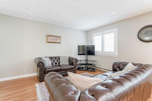 143 - 1058 Falgarwood Dr, Townhouse with 4 bedrooms, 2 bathrooms and 1 parking in Oakville ON | Image 20