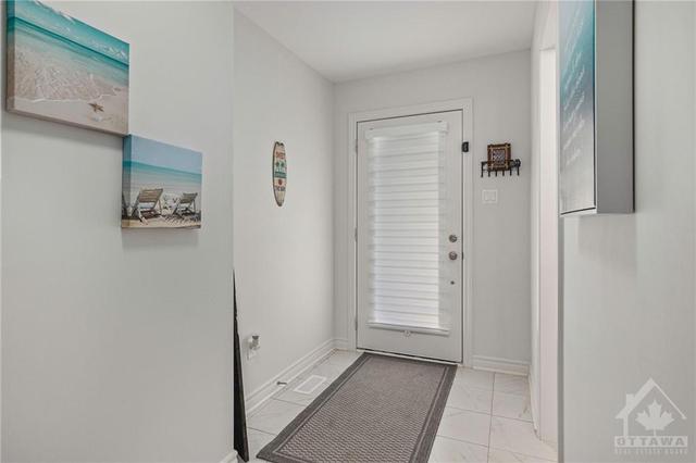 873 Couloir Road, Townhouse with 2 bedrooms, 4 bathrooms and 3 parking in Ottawa ON | Image 2