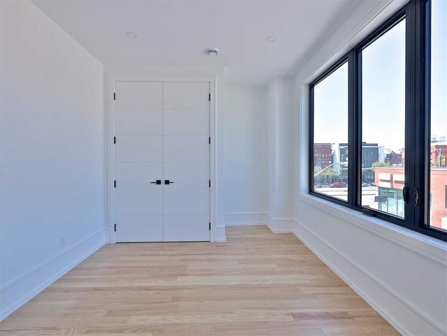 143 D' Arcy St, House attached with 2 bedrooms, 2 bathrooms and 2 parking in Toronto ON | Image 15