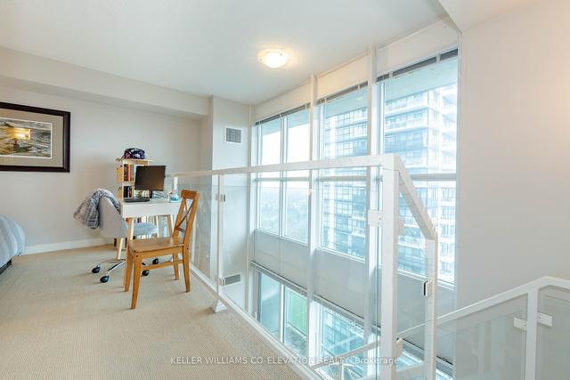 1911 - 155 Legion Rd N, Condo with 1 bedrooms, 2 bathrooms and 1 parking in Toronto ON | Image 2